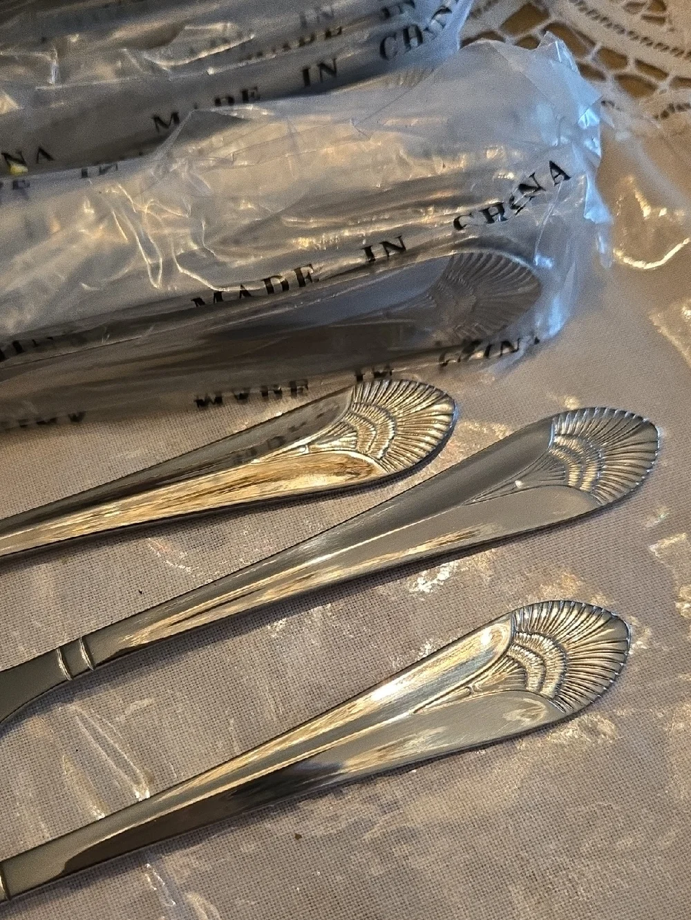 24 pcs BUTTER/CHEESE KNIFE SPREADERS COMMERCIAL GRADE S/S 6 1/4